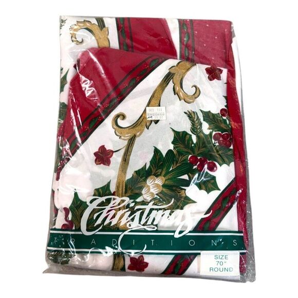 Christmas Traditions 70" Round Tablecloth Avon Home Cotton Blend Holly Berry - Picture 1 of 5